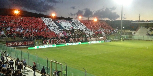 crotone Crotone a porte chiuse