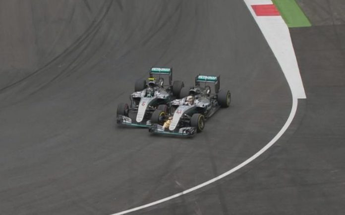 rh Hamilton passa Rosberg all'ultimo giro e vince in Austria