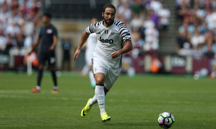 Higuain si mette a dieta e dice no alla Nazionale. Ci sono Lionel Messi e Paulo Dybala, ma non Gonzalo Higuain tra i convocati dell'Argentina per le partite di settembre contro Uruguay e Venezuela verso Russia 2018.