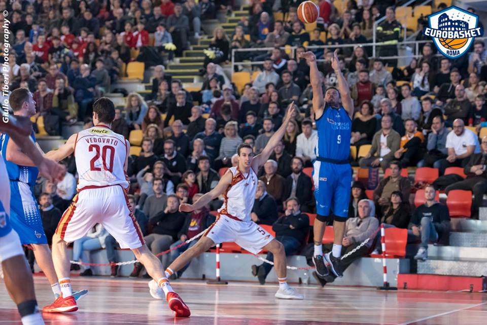 Alex Righetti. Riminese, ha vinto l'Argento Olimpico 2004 con la Nazionale