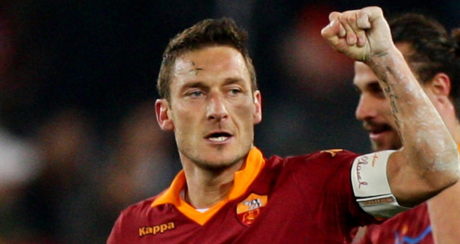 L'addio in lacrime di Francesco Totti, Roma ai piedi del suo capitano: Starei q