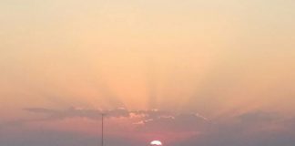 Triplete bianconero sole che sorge