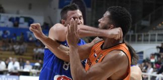 Gallinari mano fratturata