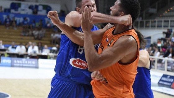 Gallinari infortunio Europeo stregato. Dieci anni di infortuni e delusioni...