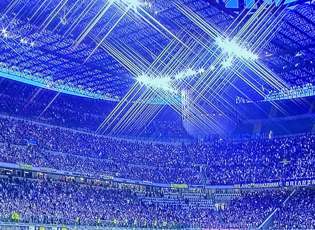 Luci a San Siro Rafinha o Cancelo