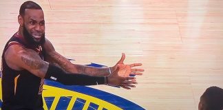 JR Smith LeBron Cleveland errore