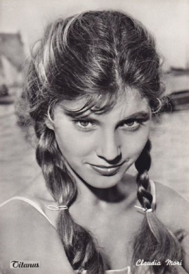 claudia.jpg